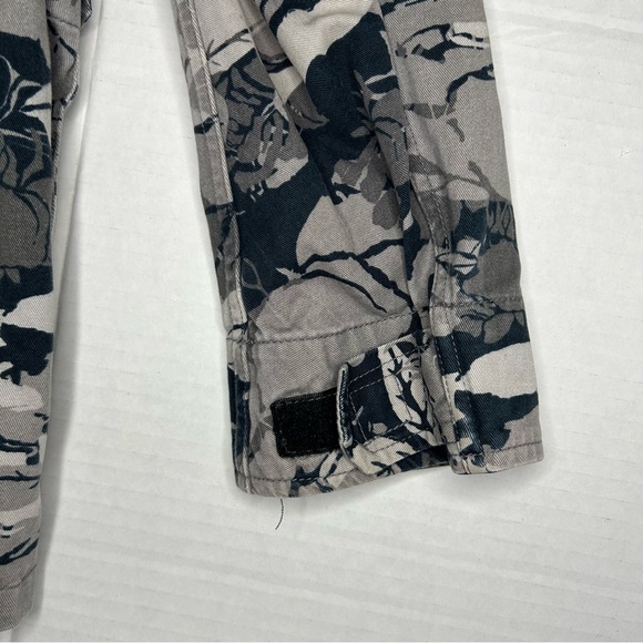 Hurley Women’s Military Camo Jacket Size Medium Floral Print Grey Navy Blue - Picture 11 of 16